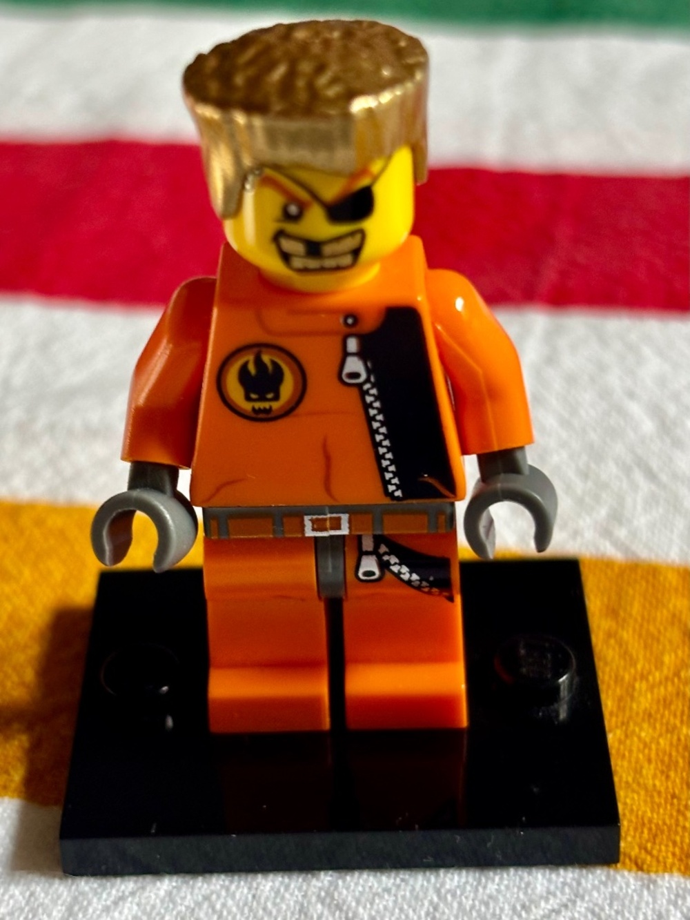 LEGO AGENTS "Gold Tooth" agt007 with stand. Appears in 2 sets.